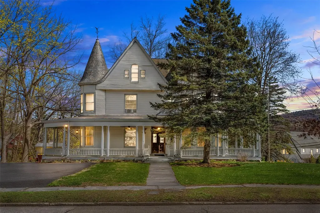 43 Oakland Avenue Warwick NY 10990