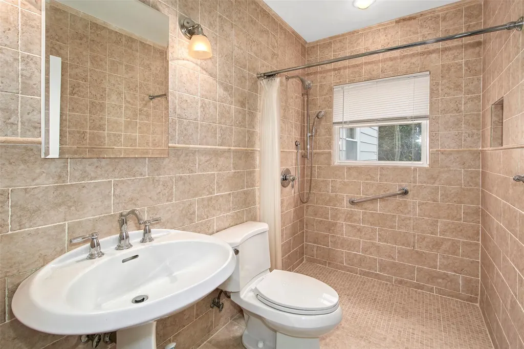 7 Canterbury Road S Harrison NY 10528