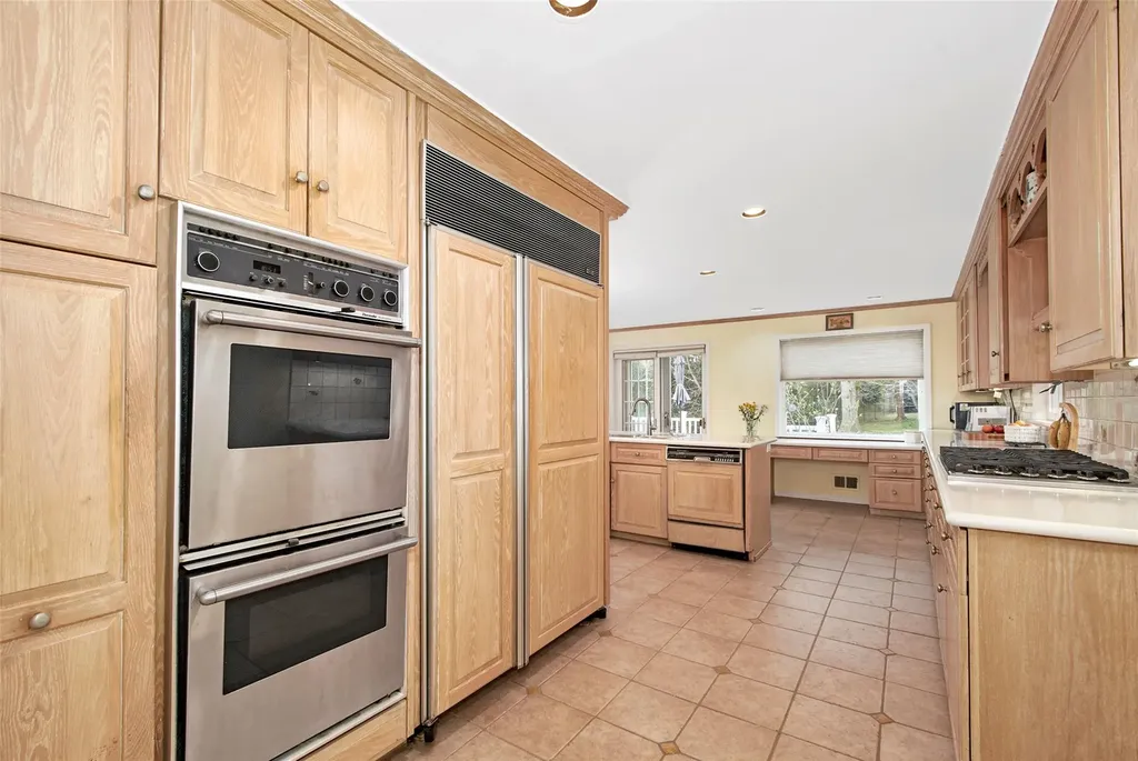 7 Canterbury Road S Harrison NY 10528