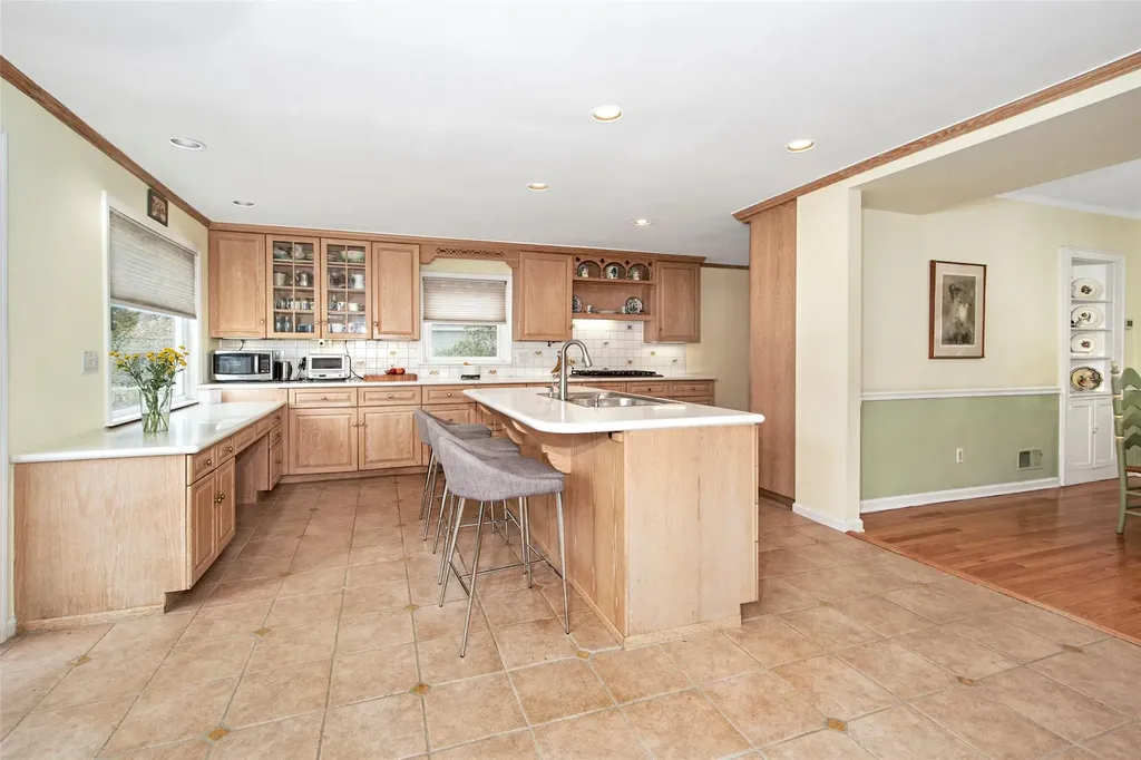 7 Canterbury Road S Harrison NY 10528