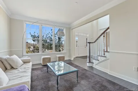 11 Fraydun Lane Scarsdale NY 10583