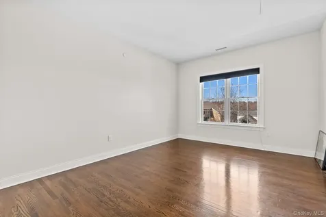 11 Fraydun Lane Scarsdale NY 10583
