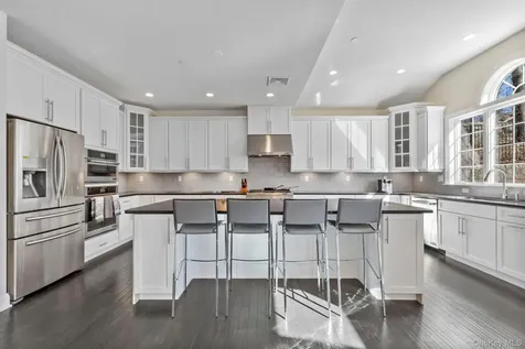 11 Fraydun Lane Scarsdale NY 10583