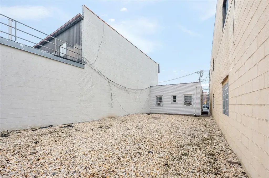 3926 E Tremont Avenue Bronx NY 10465