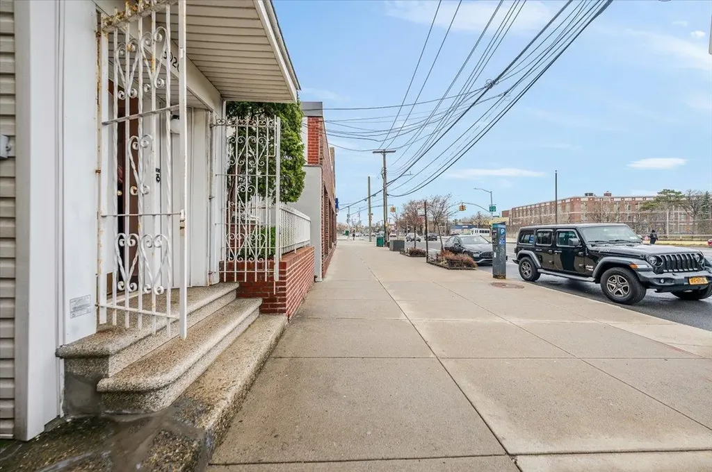 3926 E Tremont Avenue Bronx NY 10465