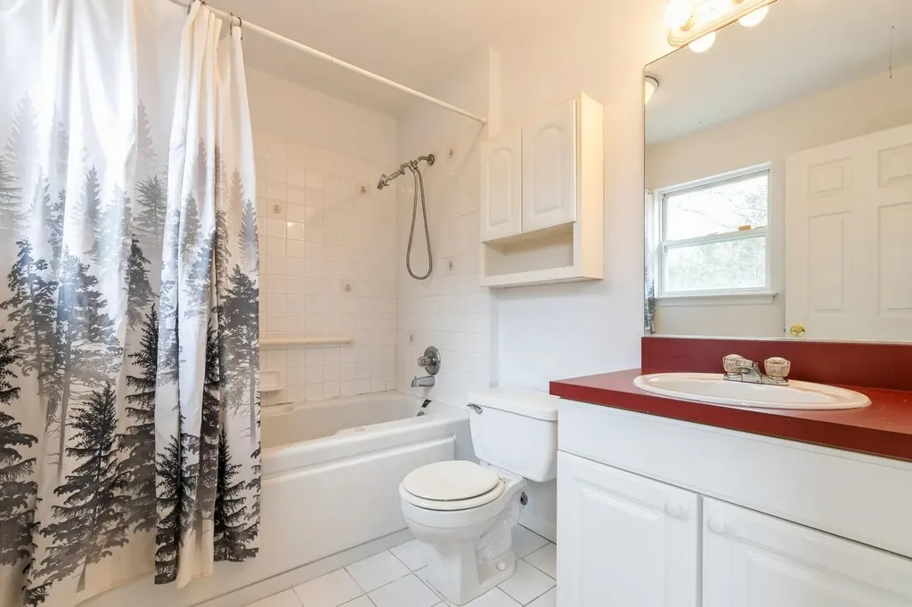 29 Rockledge Drive Shirley NY 11967