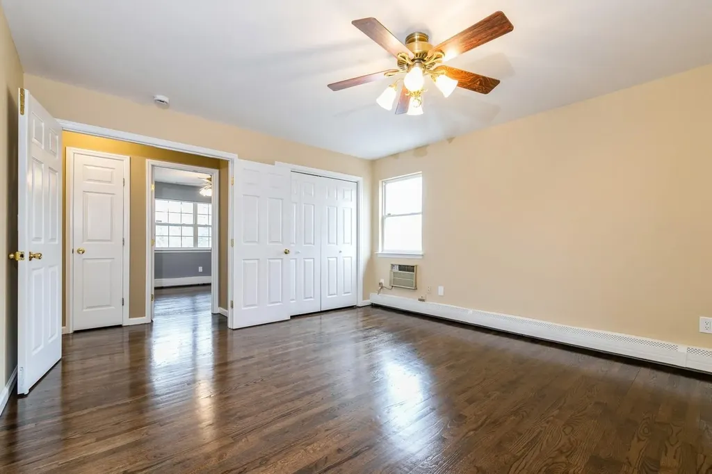 29 Rockledge Drive Shirley NY 11967