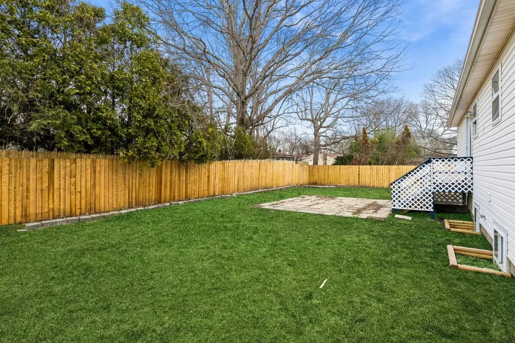 29 Rockledge Drive Shirley NY 11967