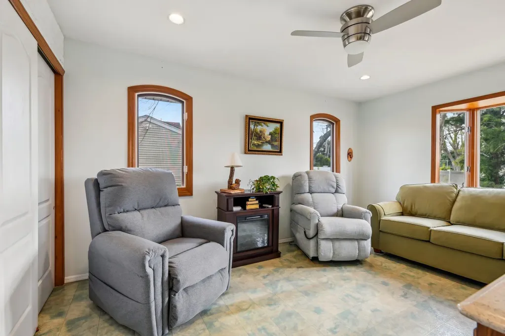 4 Feather Lane Commack NY 11725