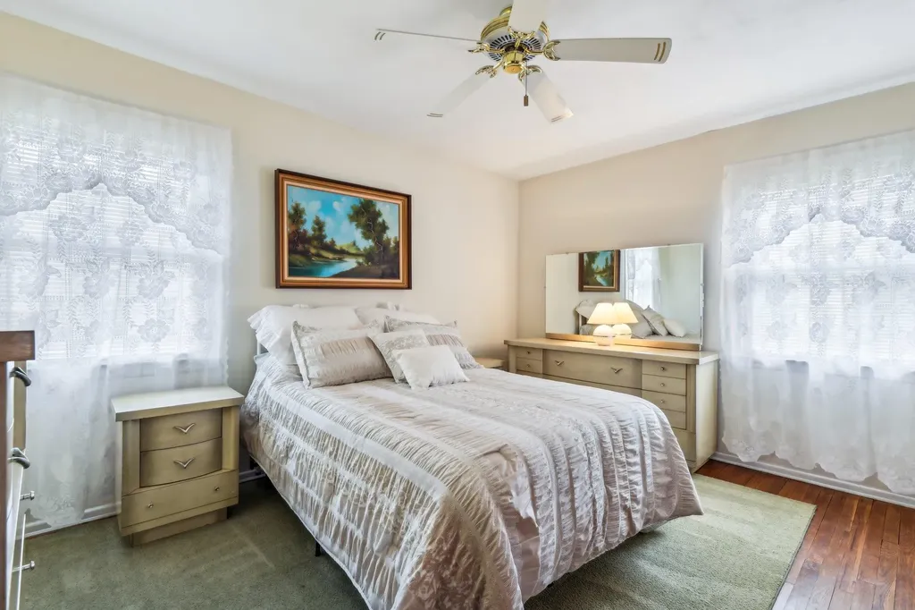 4 Feather Lane Commack NY 11725