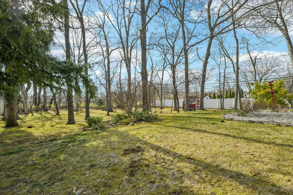 4 Feather Lane Commack NY 11725