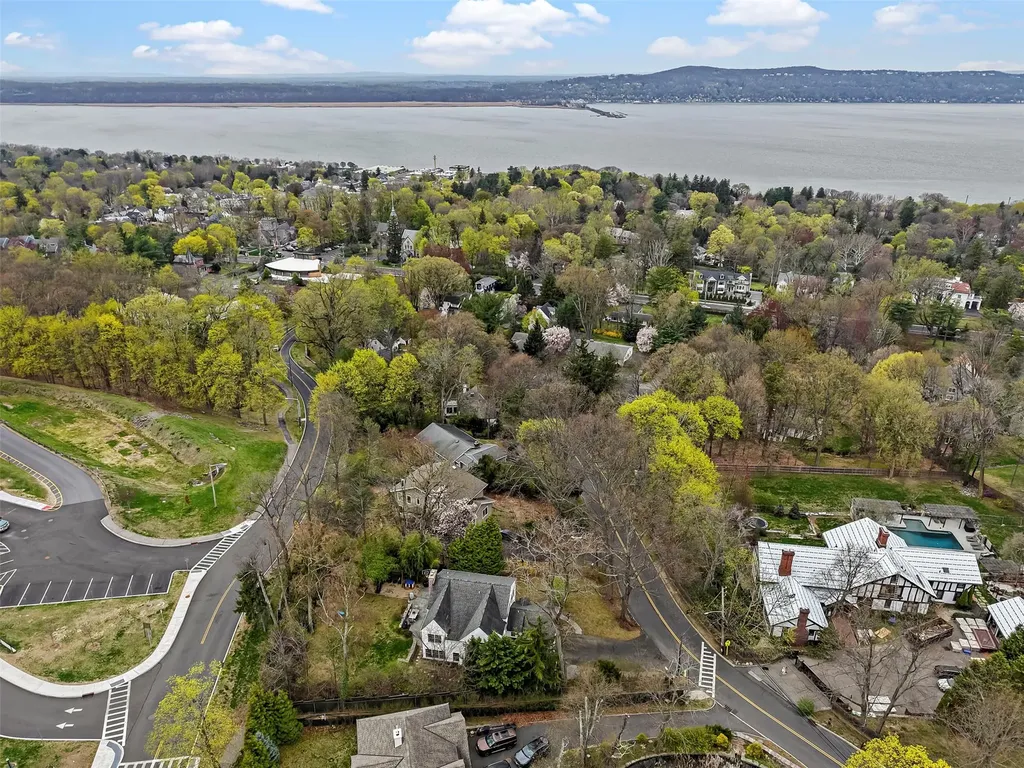 30 Riverview Road Irvington NY 10533