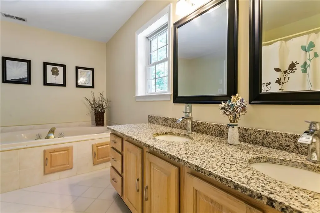 21 Craescot Way Mahopac NY 10541
