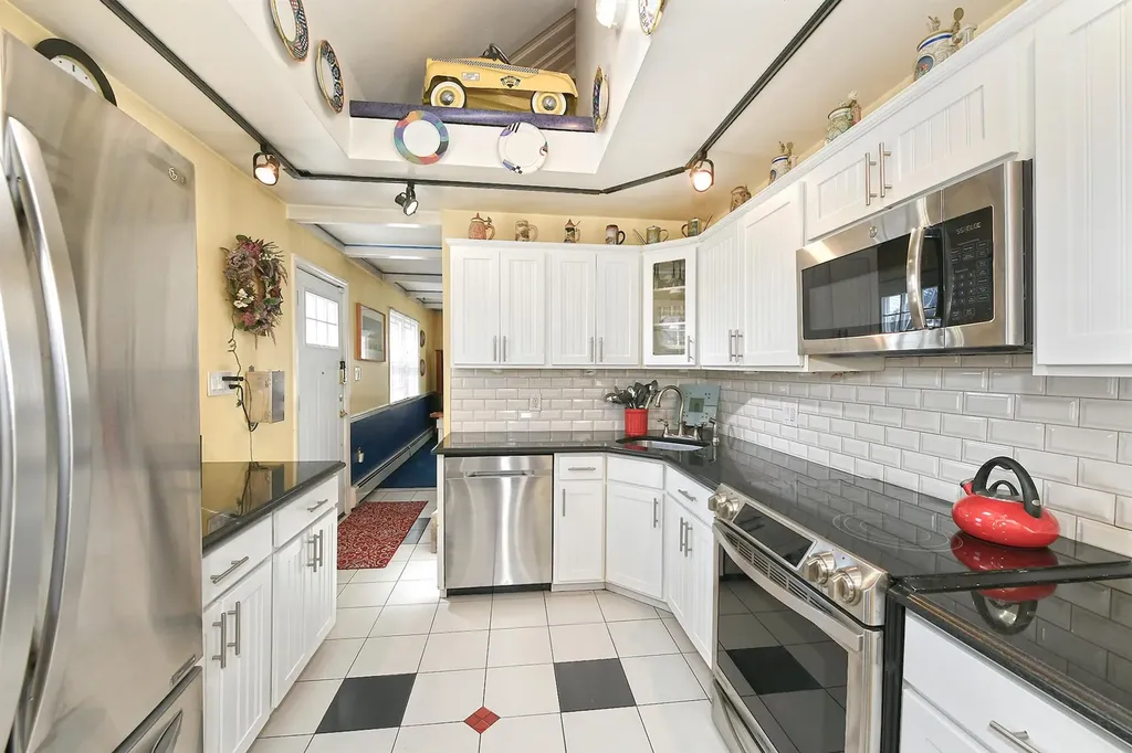 65 Meadow Lane Levittown NY 11756