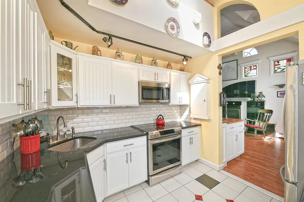 65 Meadow Lane Levittown NY 11756