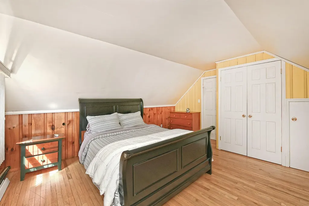 65 Meadow Lane Levittown NY 11756