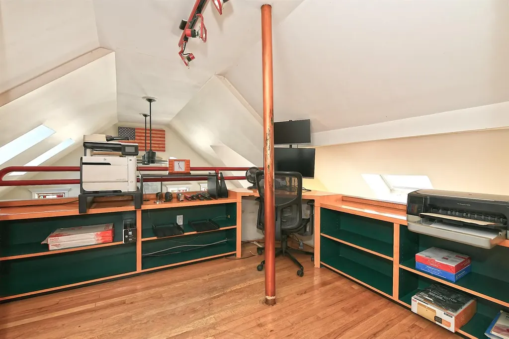 65 Meadow Lane Levittown NY 11756