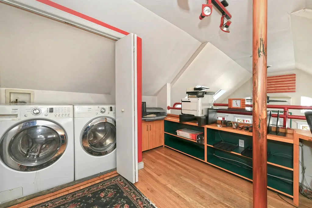 65 Meadow Lane Levittown NY 11756