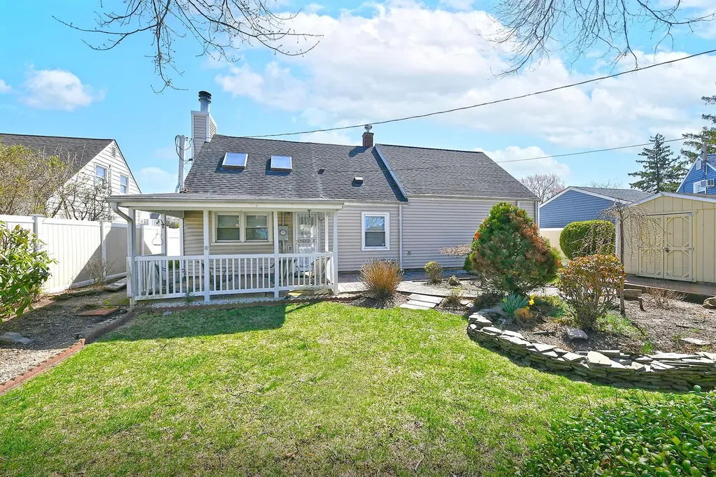65 Meadow Lane Levittown NY 11756