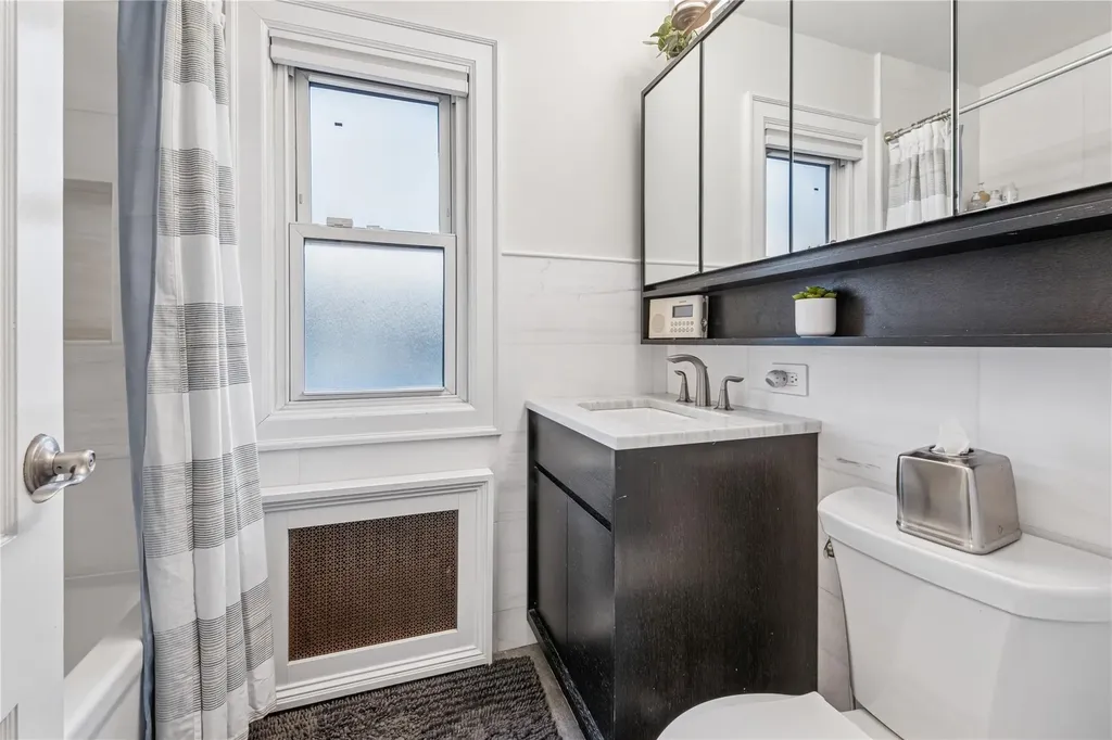 47 Juniper Avenue Mineola NY 11501