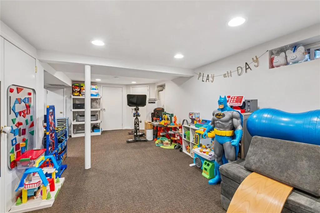 47 Juniper Avenue Mineola NY 11501