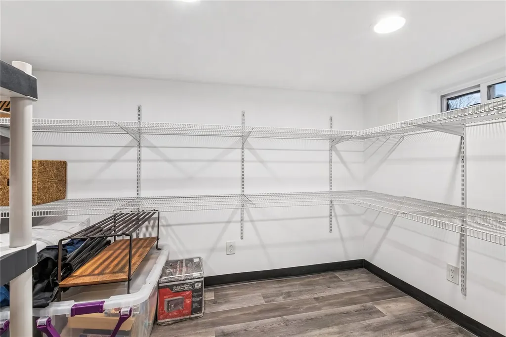 47 Juniper Avenue Mineola NY 11501