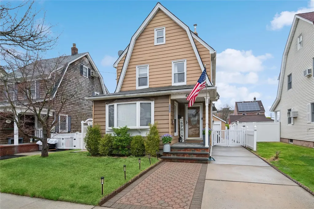 47 Juniper Avenue Mineola NY 11501