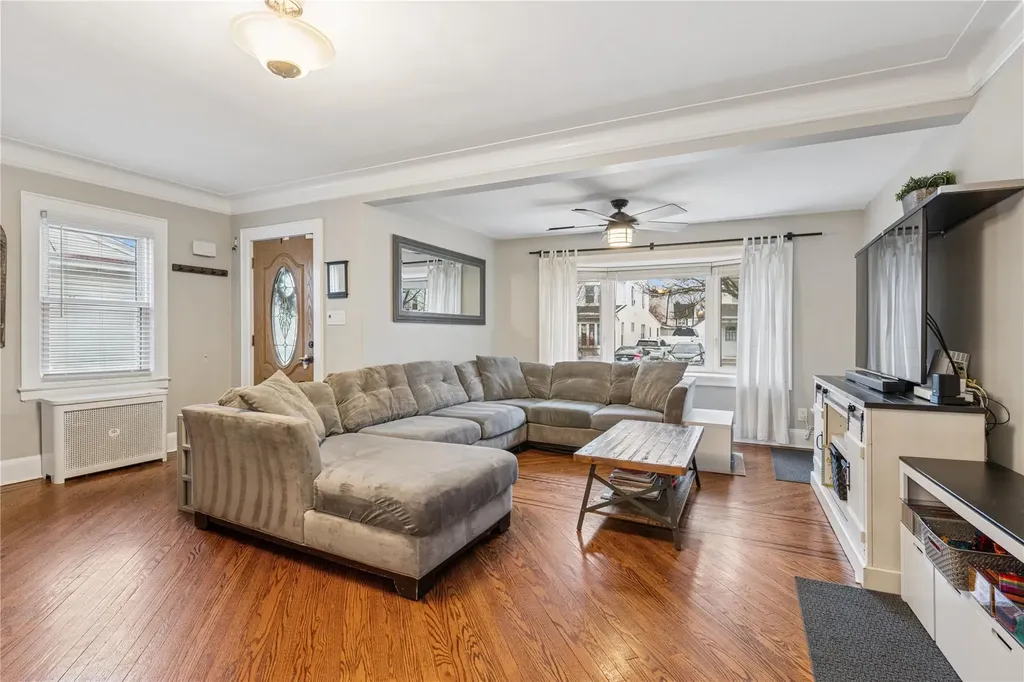 47 Juniper Avenue Mineola NY 11501