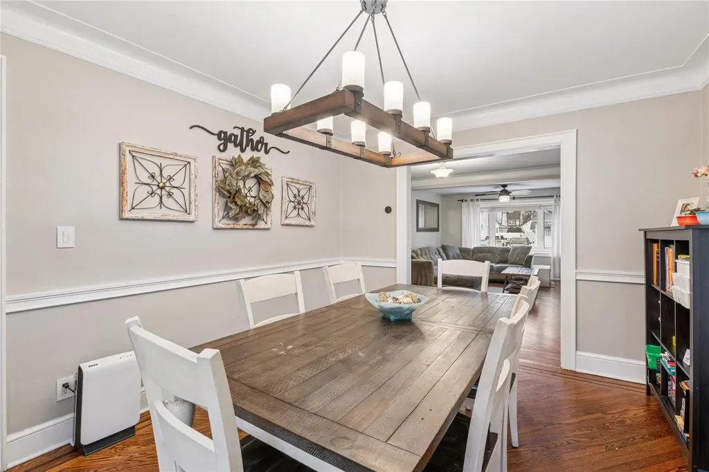 47 Juniper Avenue Mineola NY 11501