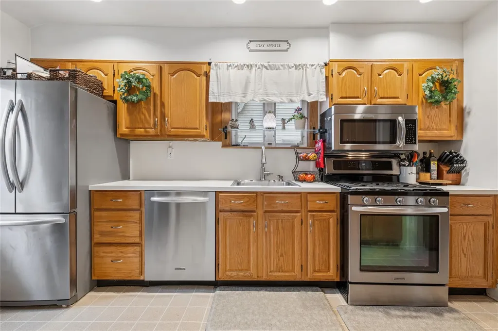 47 Juniper Avenue Mineola NY 11501