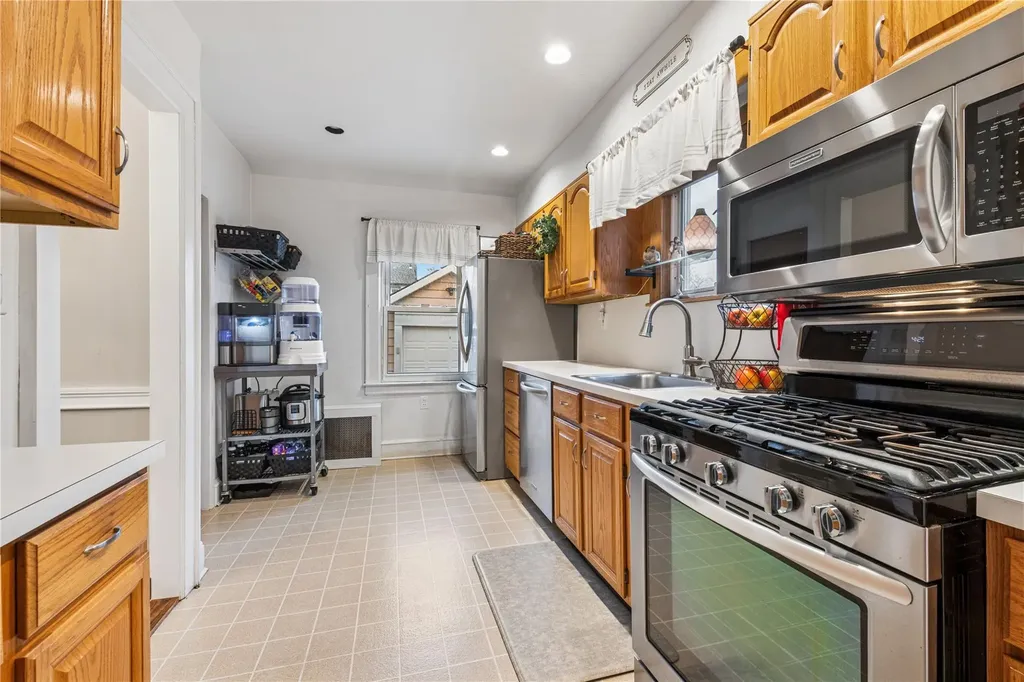 47 Juniper Avenue Mineola NY 11501