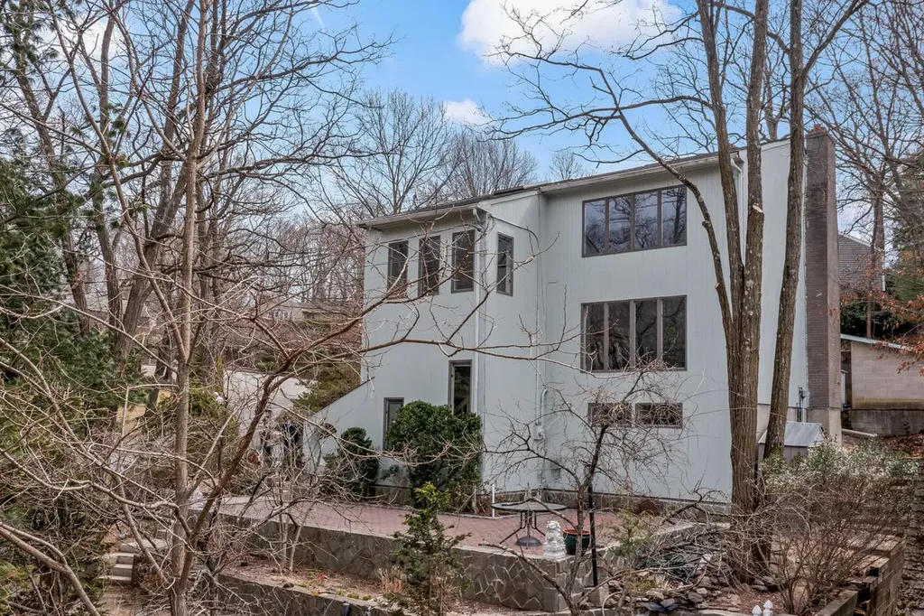 94 Abbott Drive Halesite NY 11743
