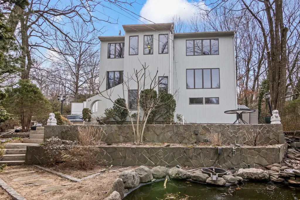 94 Abbott Drive Halesite NY 11743