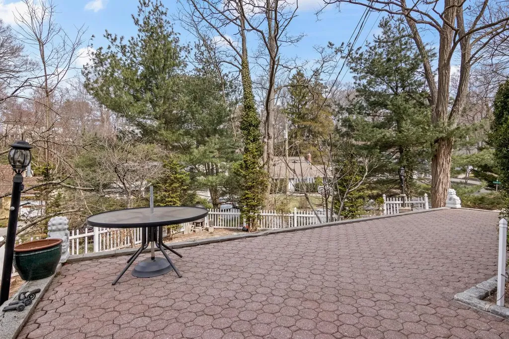 94 Abbott Drive Halesite NY 11743