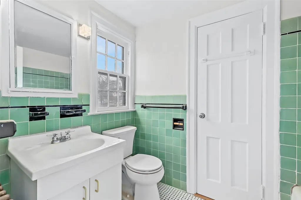 242 Lee Avenue Yonkers NY 10705
