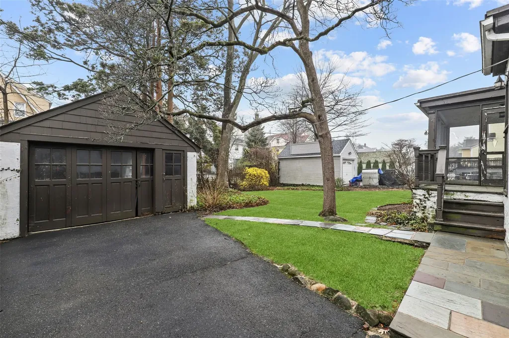 242 Lee Avenue Yonkers NY 10705