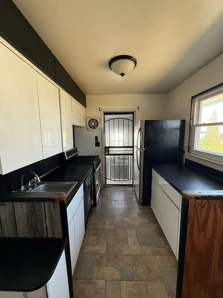 4 Mcclellan Avenue Bay Shore NY 11706