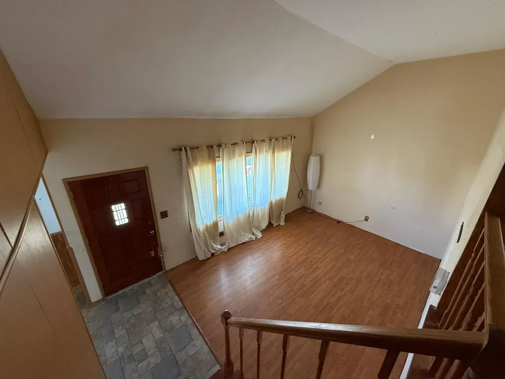 4 Mcclellan Avenue Bay Shore NY 11706