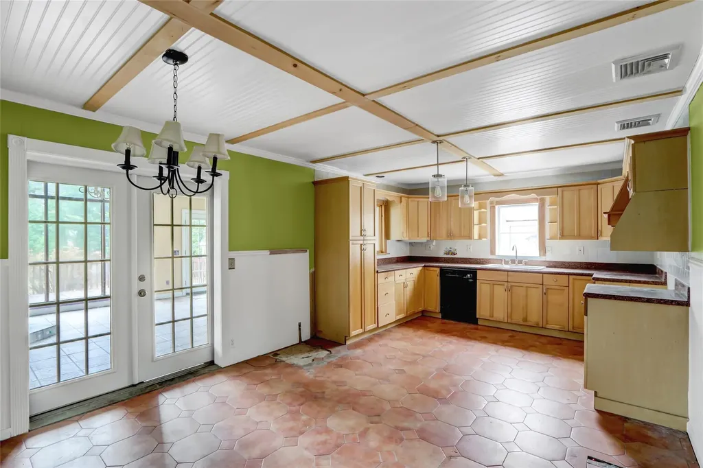 89 Circuit Road Bellport NY 11713