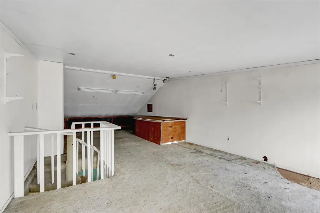 89 Circuit Road Bellport NY 11713