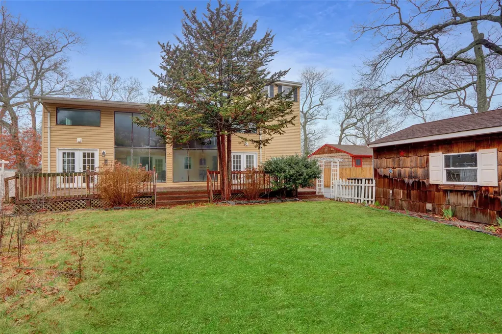 89 Circuit Road Bellport NY 11713