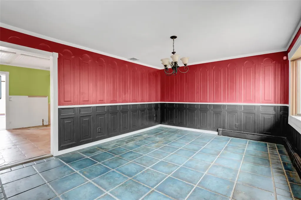 89 Circuit Road Bellport NY 11713