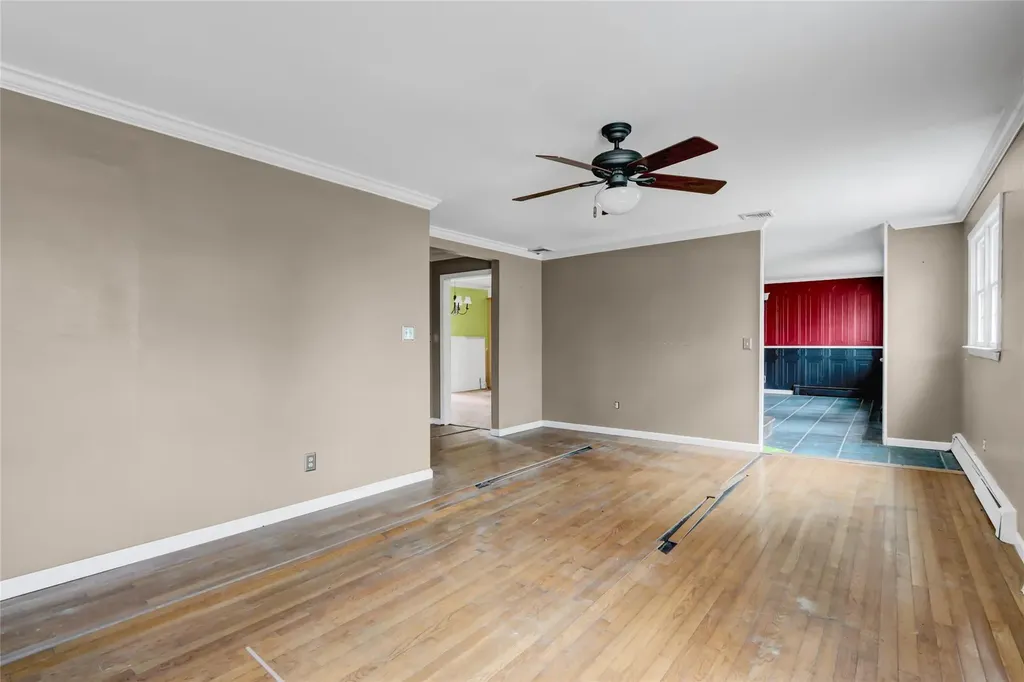 89 Circuit Road Bellport NY 11713