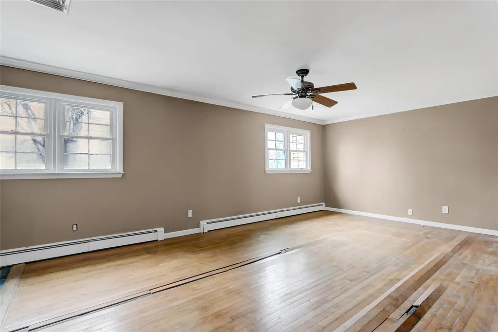 89 Circuit Road Bellport NY 11713