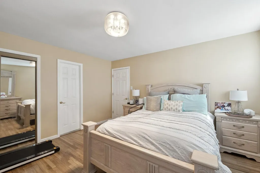 81 Andrew Avenue Islip Terrace NY 11752
