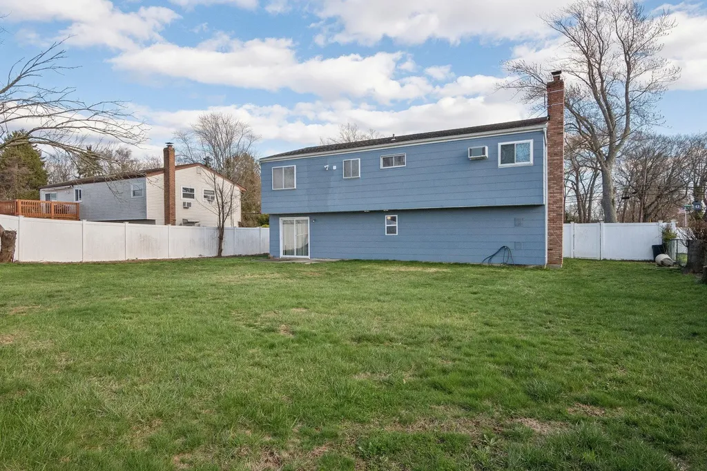 81 Andrew Avenue Islip Terrace NY 11752