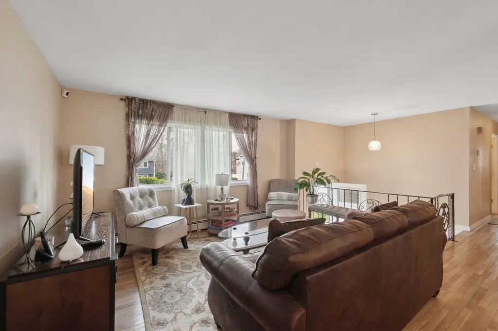 81 Andrew Avenue Islip Terrace NY 11752