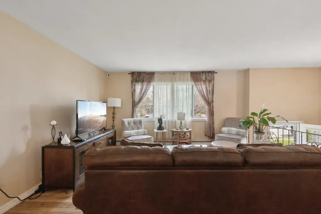 81 Andrew Avenue Islip Terrace NY 11752