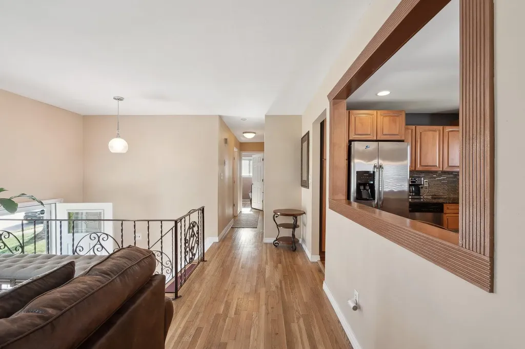 81 Andrew Avenue Islip Terrace NY 11752