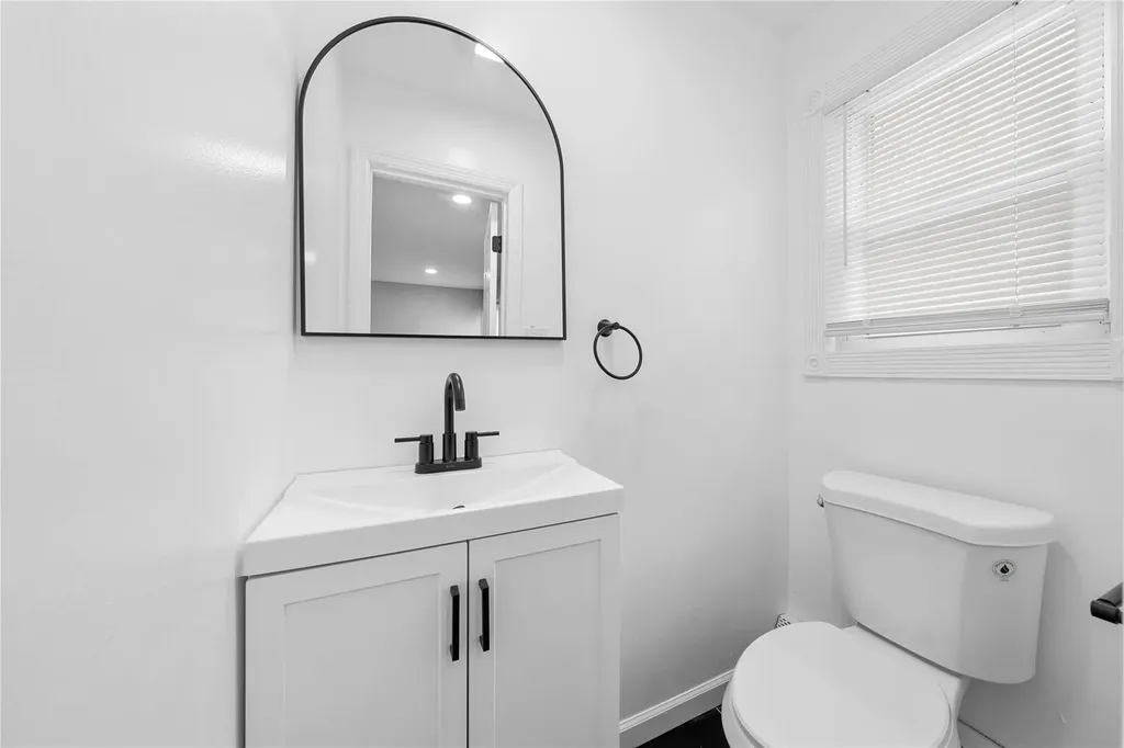 222 Silver Street West Babylon NY 11704